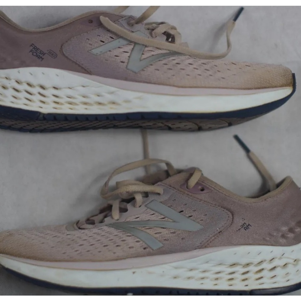 NEW BALANCE FRESH FOAM 1080 WOMEN'S SIZE 9.5 RUNNING SHOES W1080CP9 Lavender